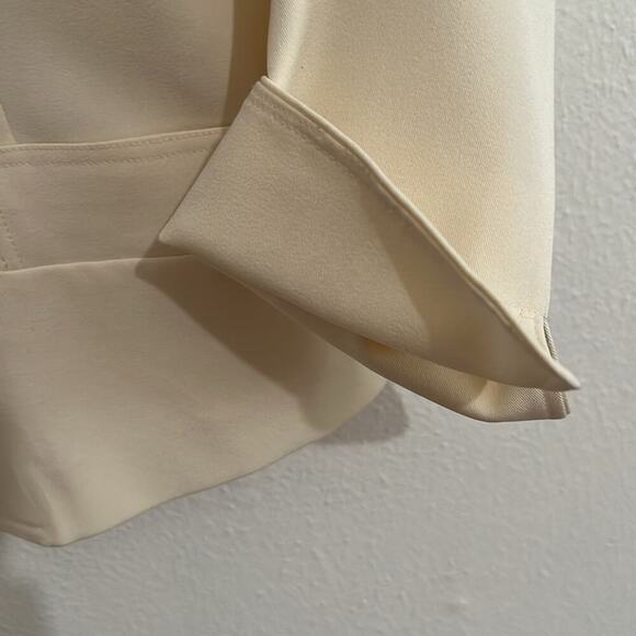 Vintage Harve Bernard Cream 4 Button Rounded Collar Cuffed Blazer Jacket Size 8 - Picture 4 of 7